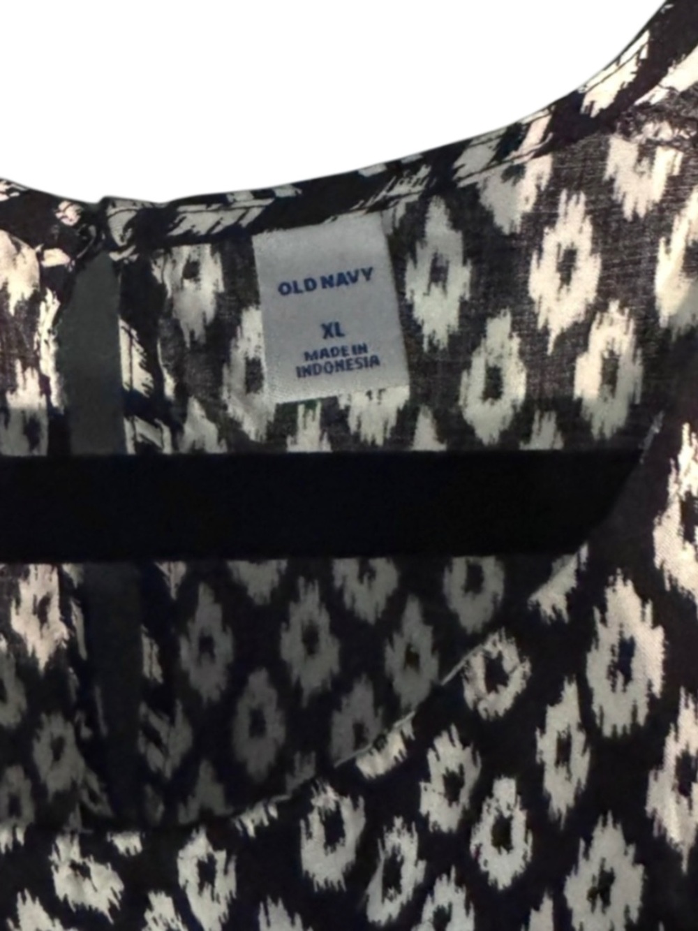 Old Navy XL Black White Sleeveless Tank Top Bundle of 3 Casual Everyday Blouses - Picture 8 of 8